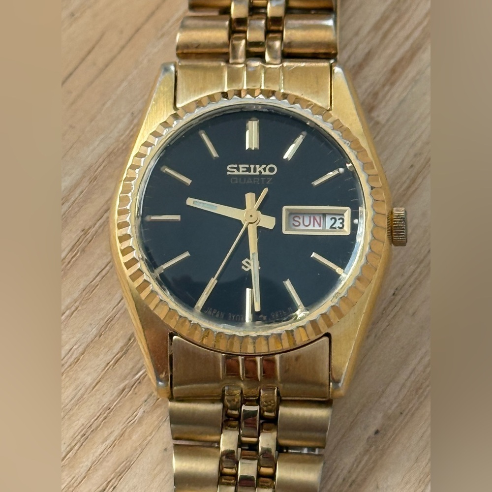 Seiko SQ Presidential Vintage Ladies Watch Black Dial Gold Plated Case Bracelet